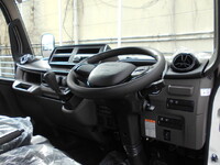 MITSUBISHI FUSO Canter Double Cab 2RG-FBA20 2025 244km_25