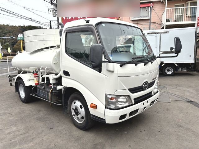 Dutro Vacuum Truck_1