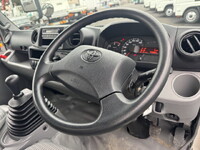TOYOTA Toyoace Panel Van TKG-XZU695 2016 77,217km_33