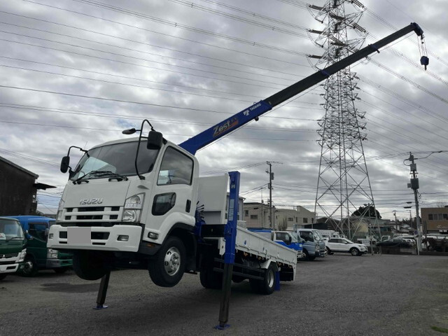 ISUZU Forward Self Loader (With 4 Steps Of Cranes) TKG-FRR90S1 2013 84,200km