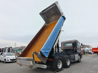 UD TRUCKS Quon Dump 2PG-CW5AL 2022 198,170km_2