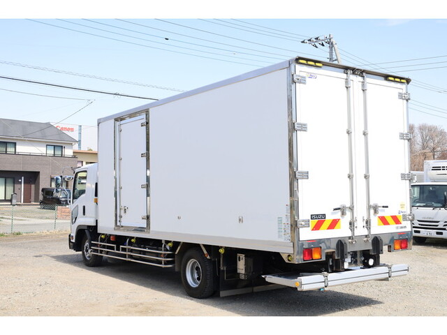 Forward Refrigerator & Freezer Truck_2