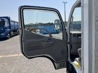 TOYOTA Dyna Refrigerator & Freezer Truck KK-XZU306 2004 129,871km_23