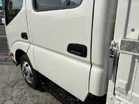 HINO Dutro Double Cab TKG-XZU605M 2013 81,000km_9