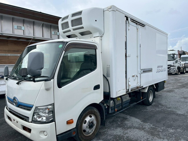 HINO Dutro Refrigerator & Freezer Truck TQG-XKU710M 2014 384,000km_1