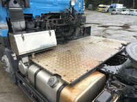 UD TRUCKS Quon Trailer Head QKG-GK6XAB 2017 733,000km_12