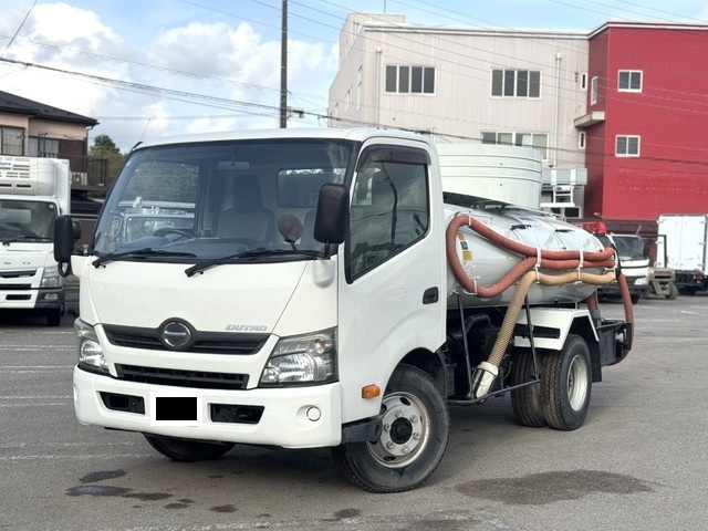 Dutro Vacuum Truck_1