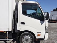 HINO Dutro Refrigerator & Freezer Truck TKG-XZU710M 2015 75,000km_4