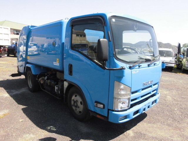 ISUZU Elf Garbage Truck TKG-NMR85N 2014 142,033km