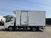 HINO Dutro Refrigerator & Freezer Truck TKG-XZU710M 2016 322,417km_5