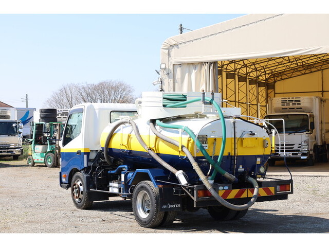 Dutro Vacuum Truck_2