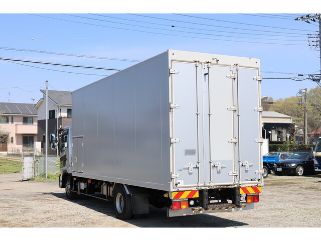 Condor Refrigerator & Freezer Truck_2