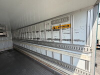 ISUZU Forward Refrigerator & Freezer Truck TKG-FRR90T2 2013 615,336km_13