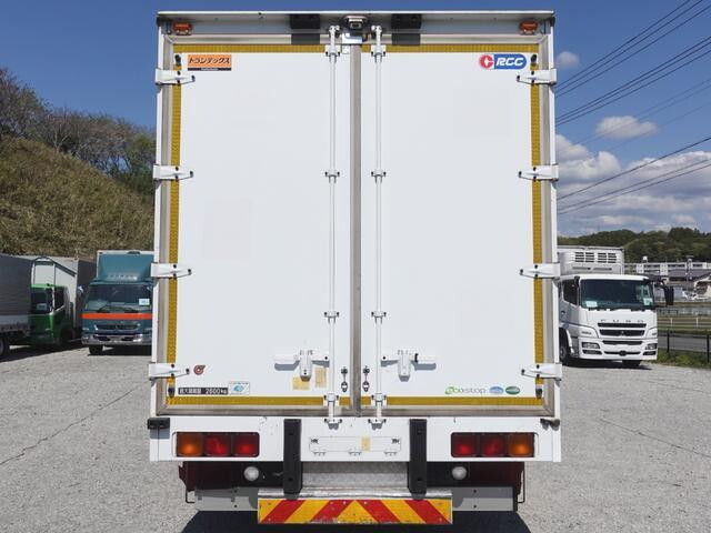Forward Refrigerator & Freezer Truck_2