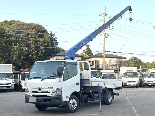 Toyoace Truck (With 4 Steps Of Cranes)_1