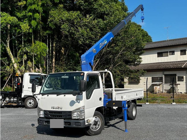Elf Truck (With 4 Steps Of Cranes)_1