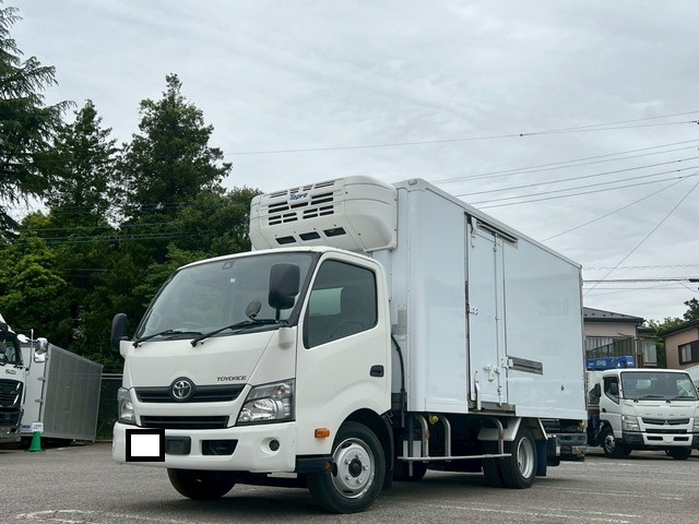 Toyoace Refrigerator & Freezer Truck_1