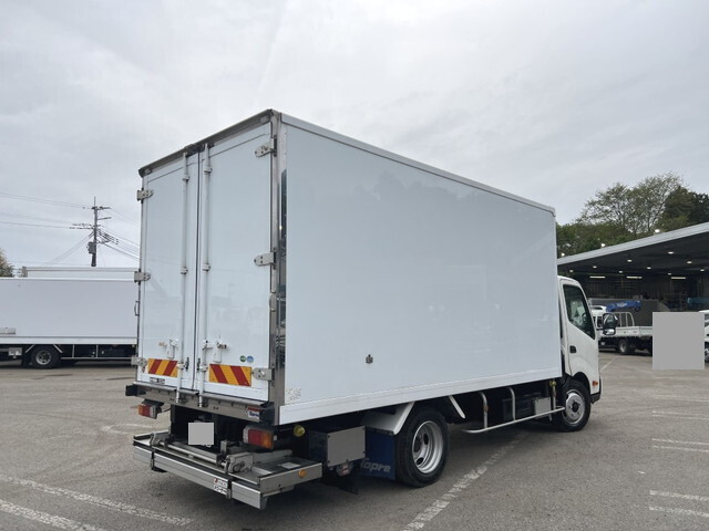 Toyoace Refrigerator & Freezer Truck_2