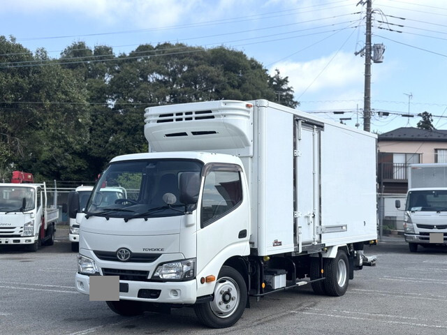 TOYOTA Toyoace Refrigerator & Freezer Truck TPG-XZU655 2018 144,212km
