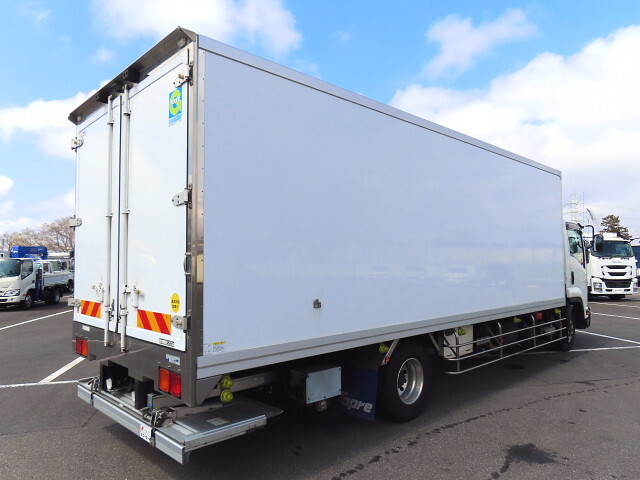 Forward Refrigerator & Freezer Truck_2