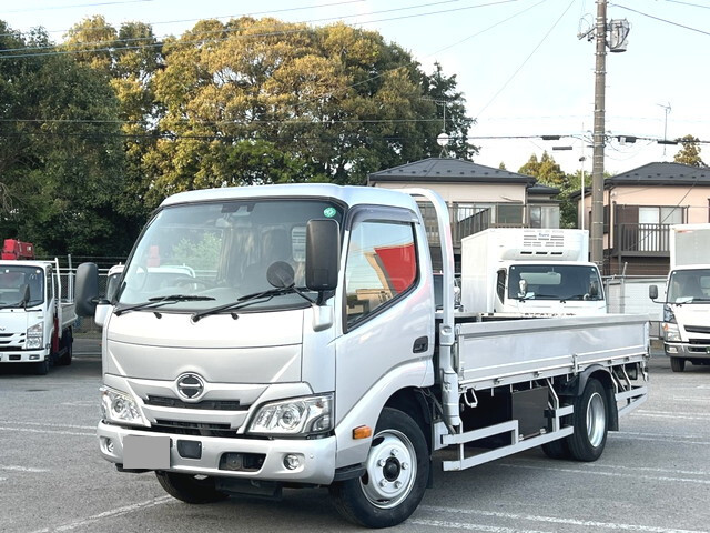 HINO Dutro Flat Body 2RG-XZU655M 2021 40,381km_1