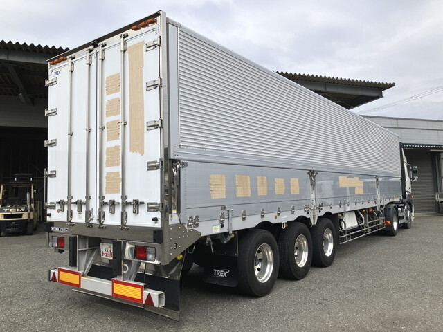 Profia Trailer Head_2