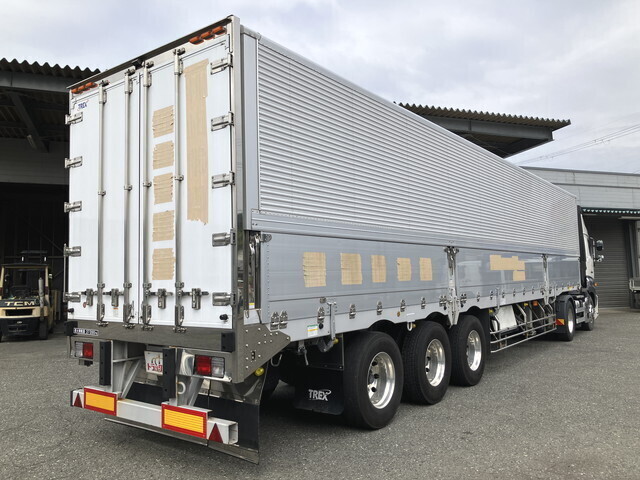 Profia Trailer Head_2
