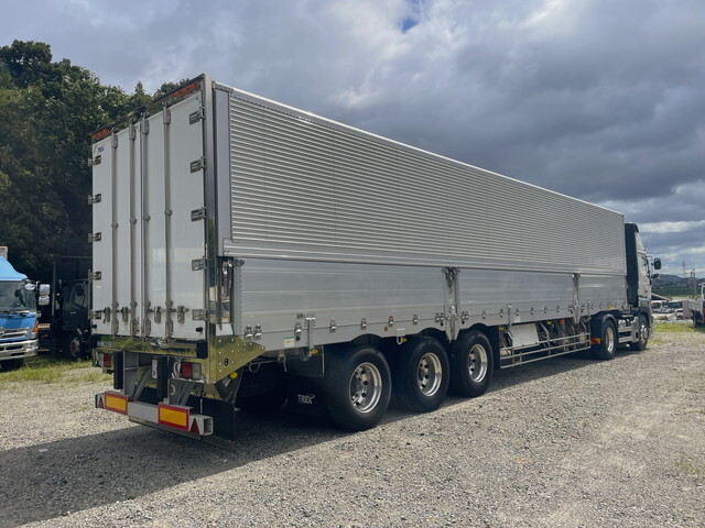 Profia Trailer Head_2