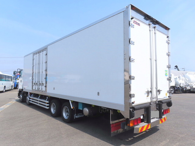 Giga Refrigerator & Freezer Truck_2
