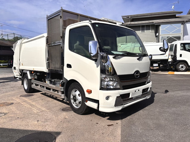HINO Dutro Garbage Truck TKG-XZU710M 2017 256,305km