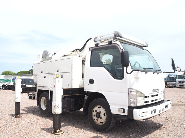 ISUZU Elf Cherry Picker BKG-NKR85AN 2011 116,367km