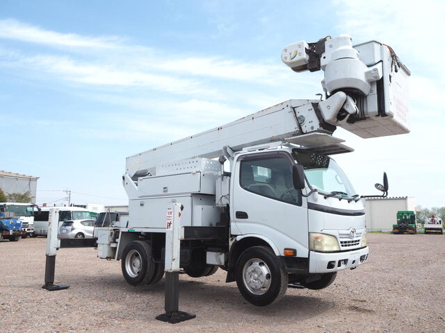 Toyoace Cherry Picker_1