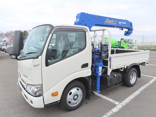 Toyoace Truck (With 4 Steps Of Cranes)_1