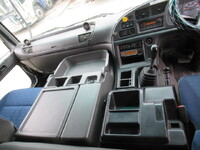 ISUZU Giga Aluminum Wing QKG-CYJ77A 2016 677,400km_31