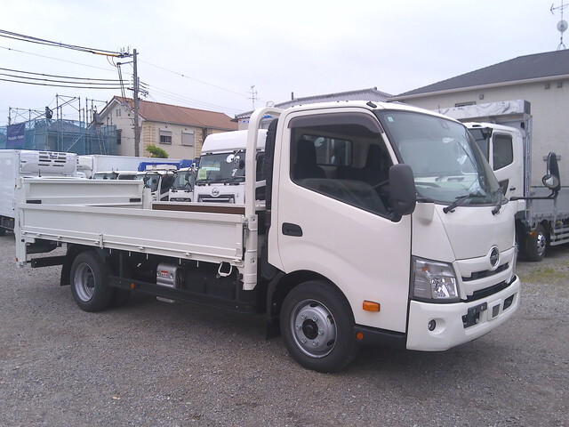 HINO Dutro Flat Body 2DG-XZU712M 2024 550km