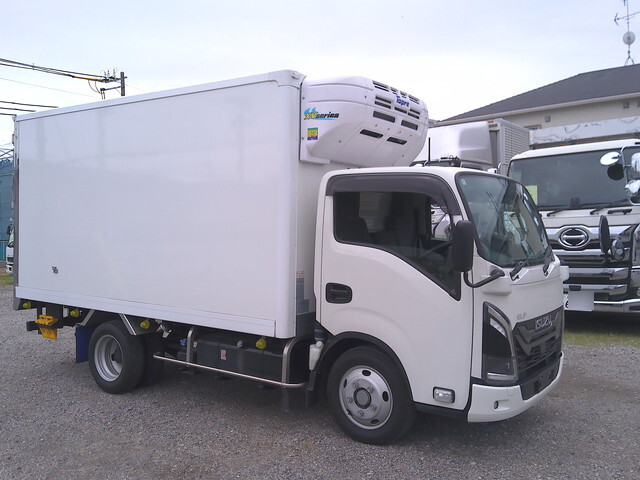ISUZU Elf Refrigerator & Freezer Truck 2RG-NJR88AM 2025 21,584km