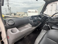 HINO Dutro Double Cab SKG-XZU605M 2011 71,907km_29