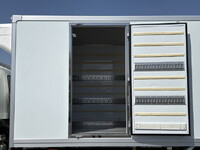 ISUZU Forward Refrigerator & Freezer Truck 2PG-FRR90S2 2018 579,000km_7