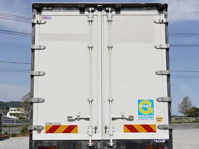 Giga Refrigerator & Freezer Truck_2