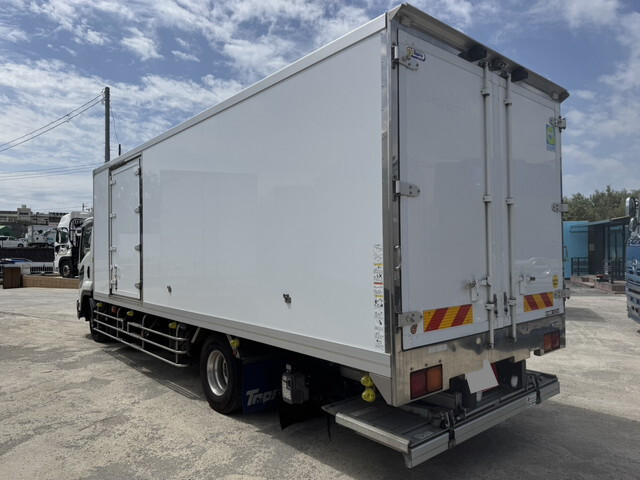 Forward Refrigerator & Freezer Truck_2