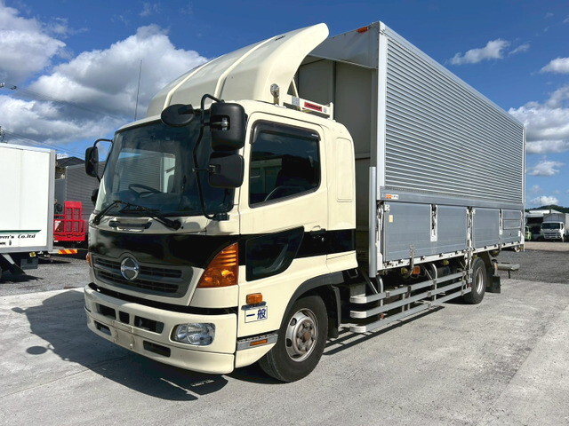HINO Ranger Aluminum Wing TKG-GD7JLAA 2015 556,000km