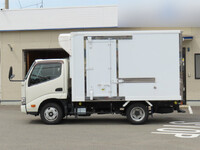 HINO Dutro Refrigerator & Freezer Truck 2RG-XZU605M 2022 51,000km_3