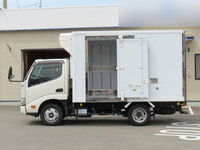 HINO Dutro Refrigerator & Freezer Truck 2RG-XZU605M 2022 51,000km_9