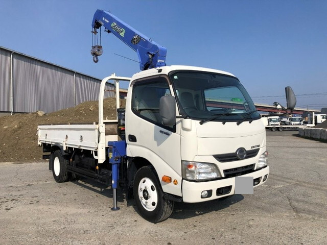 Dutro Truck (With 4 Steps Of Cranes)_1