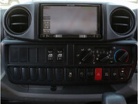 HINO Dutro Double Cab TKG-XZU605M 2017 103,306km_24