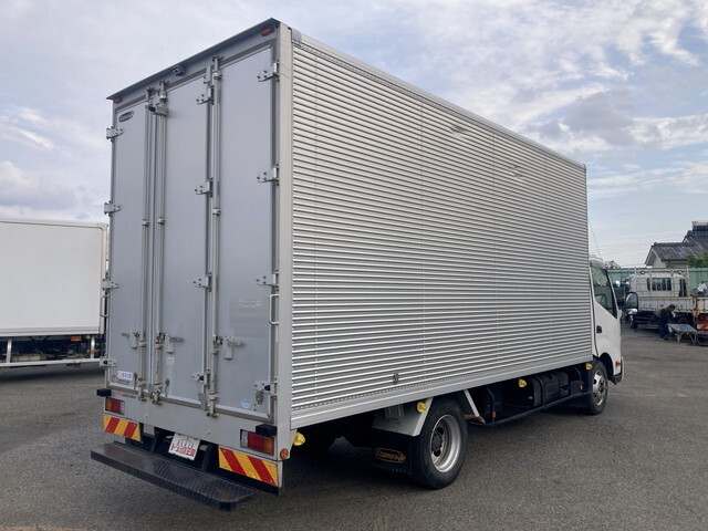 Dutro Aluminum Van_2