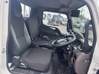 MITSUBISHI FUSO Canter Flat Body 2RG-FBA20 2026 138km_21