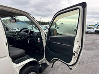 TOYOTA Hiace Refrigerator & Freezer Truck CBF-TRH200V 2015 76,761km_33