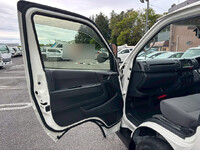 TOYOTA Hiace Refrigerator & Freezer Truck CBF-TRH200V 2015 76,761km_36