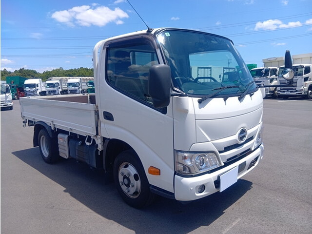 HINO Dutro Flat Body 2RG-XZC605M 2022 50,198km